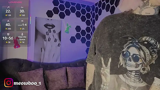 meowboo online show from April 4, 7:09 pm