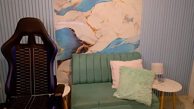 valerie20  online show from April 11, 7:45 am