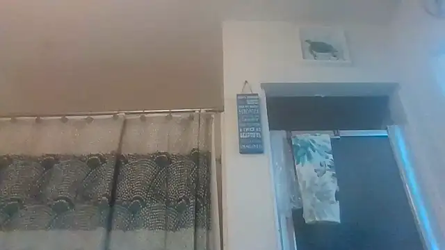 Snapshot of Tallhungandcloudy chatting on February 10, 4:17 pm Tallhungandcloudy online show from February 10, 4:17 pm