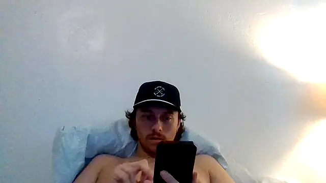 Snapshot of Tallhungandcloudy chatting on February 23, 10:21 pm Tallhungandcloudy online show from February 23, 10:21 pm