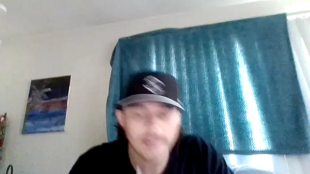 Snapshot of Tallhungandcloudy chatting on February 21, 10:01 pm Tallhungandcloudy online show from February 21, 10:01 pm