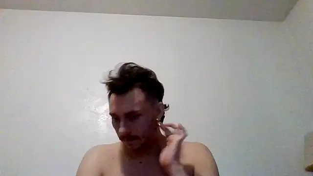 Snapshot of Tallhungandcloudy chatting on March 2, 4:57 am Tallhungandcloudy online show from March 2, 4:57 am