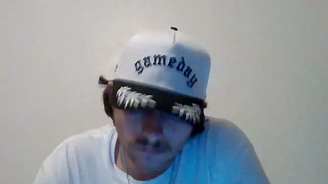 Snapshot of Tallhungandcloudy chatting on February 26, 3:06 am Tallhungandcloudy online show from February 26, 3:06 am