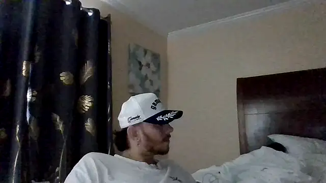 Tallhungandcloudy online show from April 22, 4:14 pm
