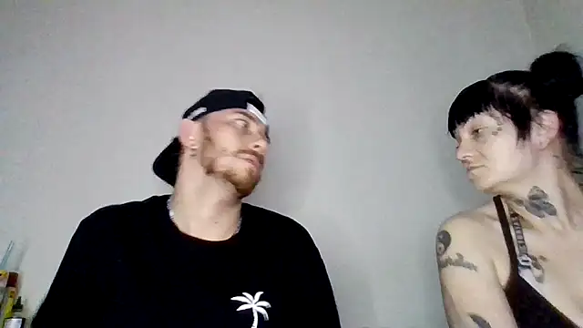 Tallhungandcloudy online show from April 14, 11:48 am