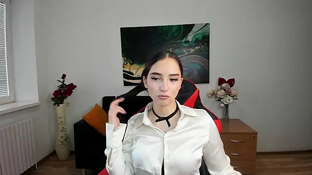 Effy Royse online show from February 13, 6:57 am