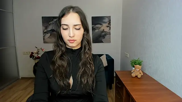 Effy Royse online show from May 10, 5:37 pm