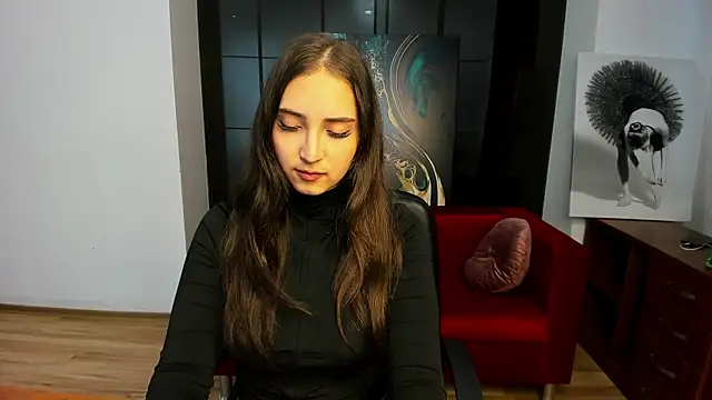 Effy Royse online show from April 4, 11:50 am