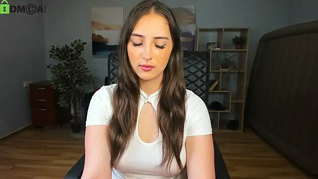Snapshot of Effy_Royse chatting on June 25, 5:34 am Effy Royse online show from June 25, 5:34 am