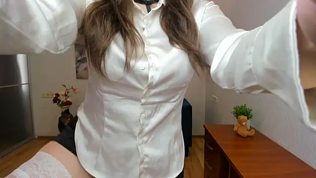 Snapshot of Effy_Royse chatting on June 21, 5:13 am Effy Royse online show from June 21, 5:13 am