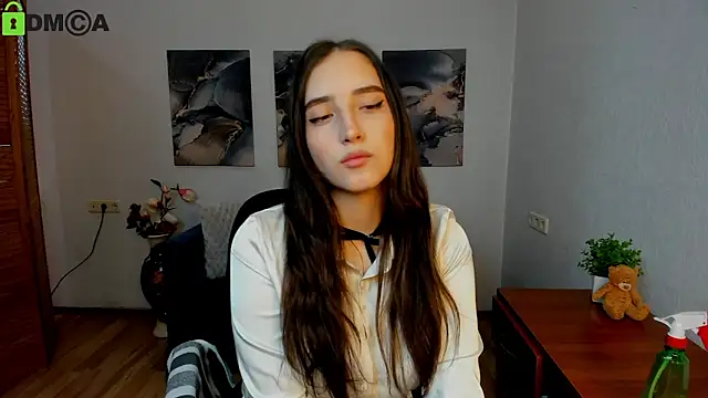 Effy Royse online show from March 5, 6:32 am