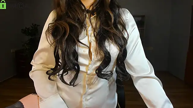Snapshot of Effy_Royse chatting on July 15, 5:36 am Effy Royse online show from July 15, 5:36 am