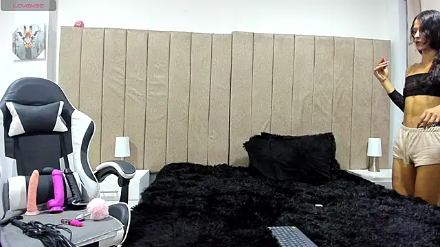 valery slim18 online show from March 4, 11:45 pm