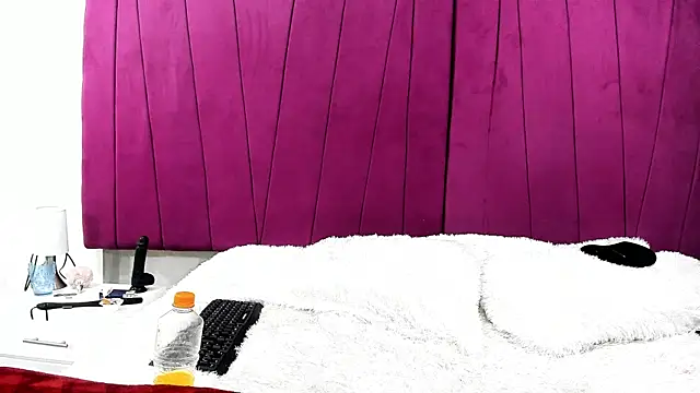 Snapshot of valery_slim18 chatting on May 15, 11:47 pm valery slim18 online show from May 15, 11:47 pm
