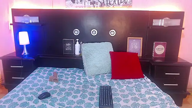 ShannySweett online show from April 12, 11:08 pm