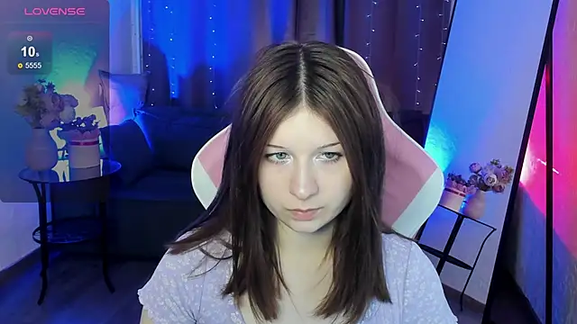 XShyBabyFloraX online show from February 28, 1:44 pm