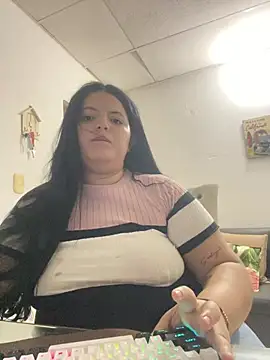 Snapshot of Isaval1007 chatting on March 4, 5:26 am Isaval1007 online show from March 4, 5:26 am