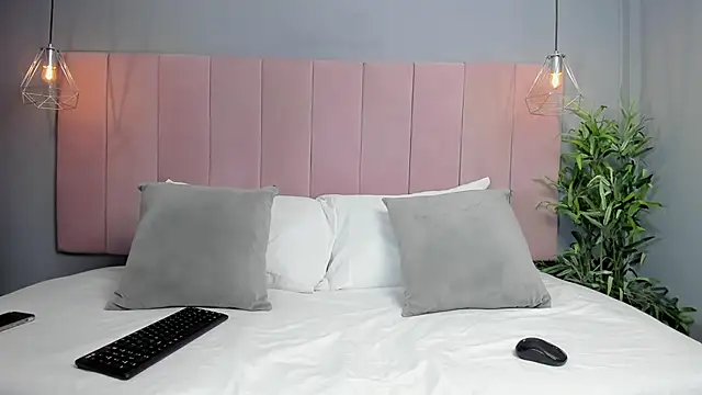 MartinaGrace online show from February 26, 6:30 pm