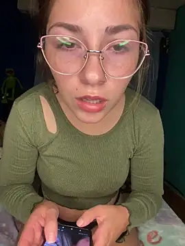 Luna33- online show from April 23, 9:49 pm
