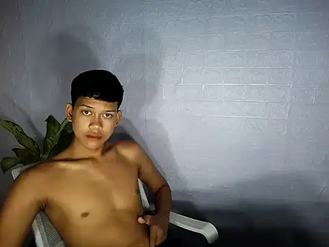 UrAsian Turjak online show from April 10, 7:04 am