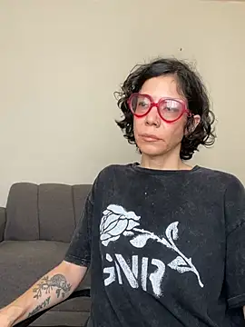 JeanneDuval8888 online show from May 19, 10:39 pm