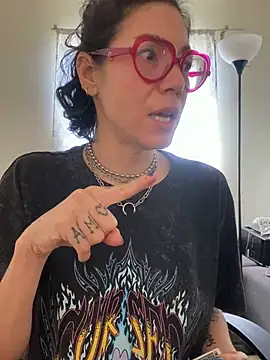 JeanneDuval8888 online show from April 8, 10:44 pm