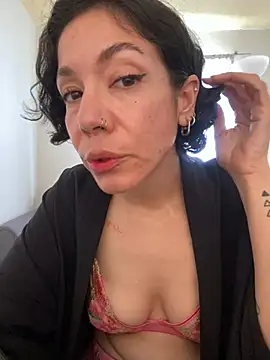 JeanneDuval8888 online show from April 2, 10:49 pm