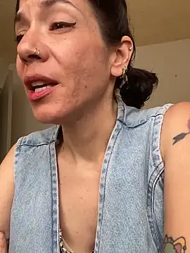 JeanneDuval8888 online show from May 26, 11:14 pm