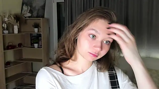 HolliBillig online show from April 5, 7:09 pm