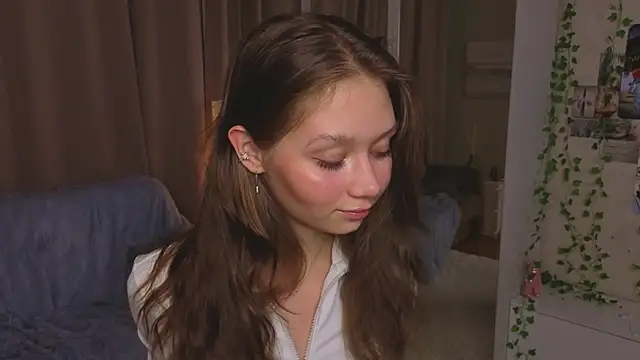 HolliBillig online show from February 13, 7:25 pm