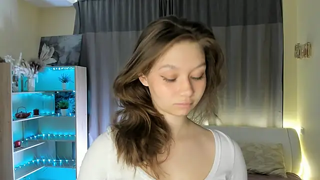 HolliBillig online show from April 12, 7:06 pm