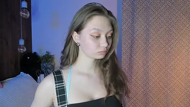 HolliBillig online show from March 18, 7:15 pm