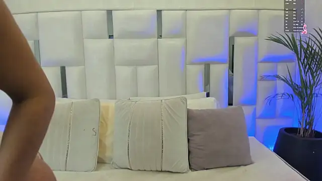 Nylaharris online show from March 27, 4:32 am