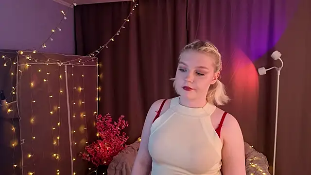 TobiteAnnie online show from February 28, 3:44 pm