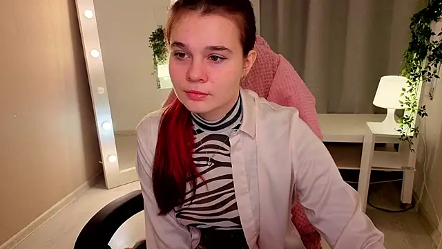 Snapshot of Monaswetty chatting on February 28, 7:30 am Monaswetty online show from February 28, 7:30 am