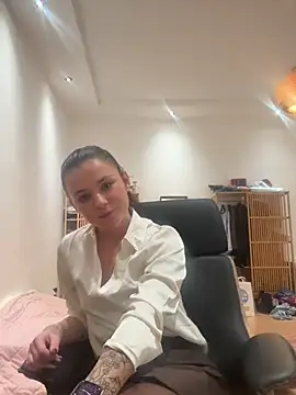 alwayshornyvivi online show from February 21, 5:04 pm