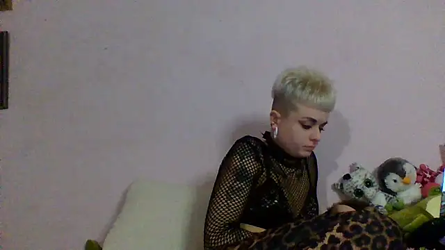 AlisaDear257 online show from April 14, 7:30 pm