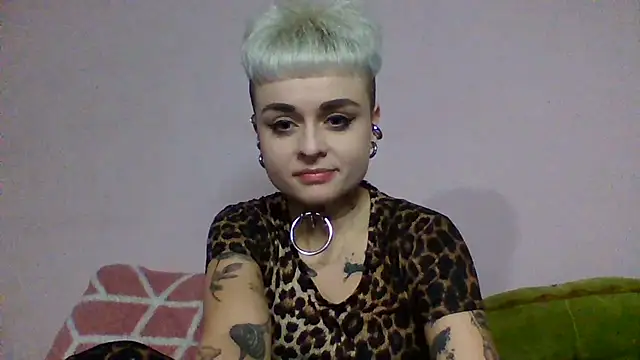 AlisaDear257 online show from February 12, 7:46 pm