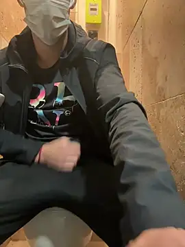 Snapshot of reubeu2pnm chatting on February 28, 3:33 pm reubeu2pnm online show from February 28, 3:33 pm