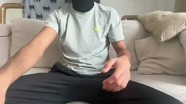 Snapshot of reubeu2pnm chatting on February 14, 1:44 pm reubeu2pnm online show from February 14, 1:44 pm