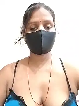 Snapshot of ankita077 chatting on June 18, 11:04 am ankita077 online show from June 18, 11:04 am