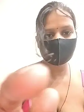 Snapshot of ankita077 chatting on June 22, 11:35 pm ankita077 online show from June 22, 11:35 pm