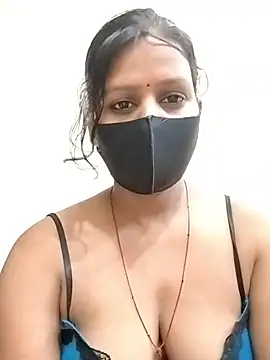 Snapshot of ankita077 chatting on June 17, 12:43 am ankita077 online show from June 17, 12:43 am