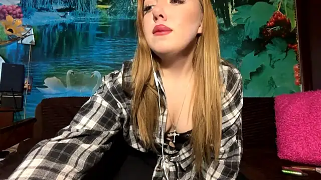 Snapshot of LeahSablea chatting on February 18, 12:12 pm LeahSablea online show from February 18, 12:12 pm