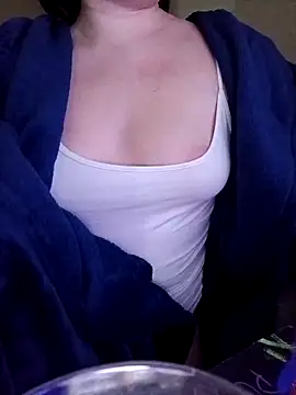 Snapshot of HornyCumBitch chatting on February 14, 5:02 pm HornyCumBitch online show from February 14, 5:02 pm