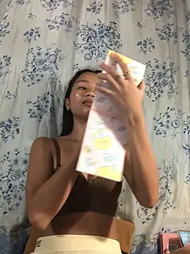 Snapshot of Asianpinay_Skinny1818 chatting on July 14, 10:21 am Asianpinay Skinny1818 online show from July 14, 10:21 am