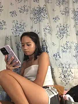 Snapshot of Asianpinay_Skinny1818 chatting on July 13, 11:31 am Asianpinay Skinny1818 online show from July 13, 11:31 am