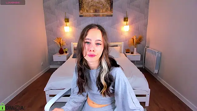 kristi kitss online show from March 14, 1:11 am