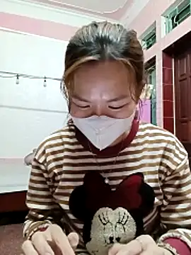 Trang26 online show from March 3, 2:57 pm