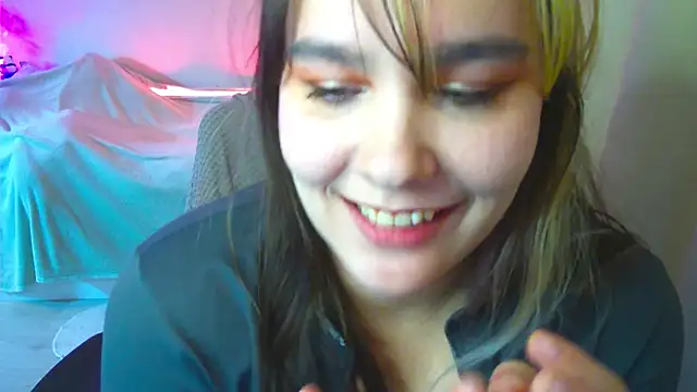 Snapshot of RosieNana chatting on February 10, 4:50 pm RosieNana online show from February 10, 4:50 pm